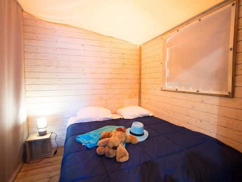 TENTE TOILE ET BOIS 5 personnes - CABANE sur Pilotis