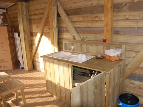 TENTE TOILE ET BOIS 5 personnes - LODGE PERCHEE - 2 chambres