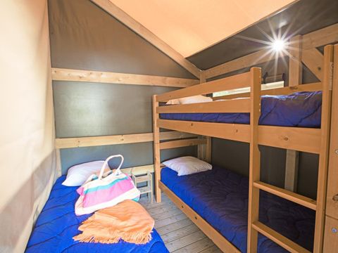 TENTE TOILE ET BOIS 5 personnes - LODGE PERCHEE - 2 chambres