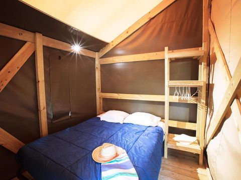 TENTE TOILE ET BOIS 5 personnes - LODGE PERCHEE - 2 chambres