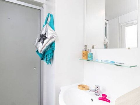 Bungalow 6 personnes - Mobil-home | Classic | 2 Ch. | 4/6 Pers. | Terrasse surélevée | TV