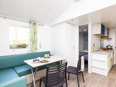 Bungalow 6 personnes - Mobil-home | Classic | 2 Ch. | 4/6 Pers. | Terrasse surélevée | TV