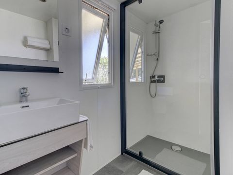 Mobilhome 4 personnes - Comfort | 2 Ch. | 4 Pers. | Terrasse Lounge | 1 SDB | Clim. | TV