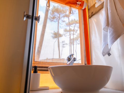 Tente en toile et en bois 5 personnes - RESASOL - 2 chambres