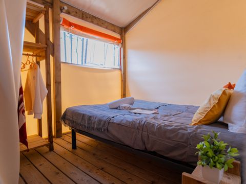 Tente en toile et en bois 5 personnes - RESASOL - 2 chambres