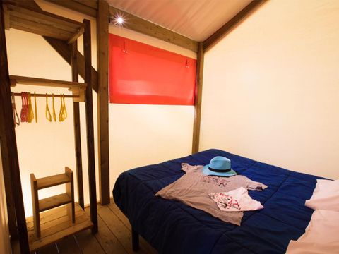Tente en toile et en bois 5 personnes - RESASOL - 2 chambres