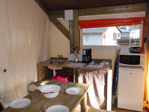 Tente en toile et en bois 5 personnes - RESASOL - 2 chambres