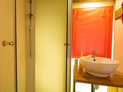 Tente en toile et en bois 5 personnes - RESASOL - 2 chambres