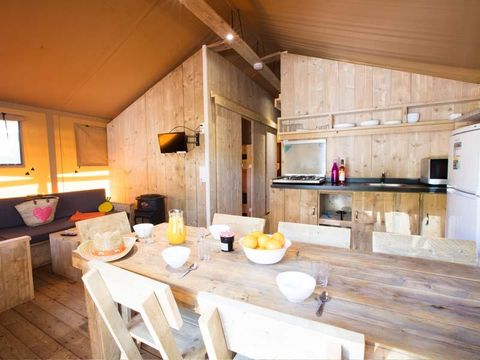 Tente en toile et en bois 8 personnes - ECOLUXE - 3 chambres