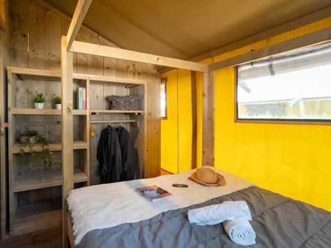 Tente en toile et en bois 8 personnes - ECOLUXE - 3 chambres