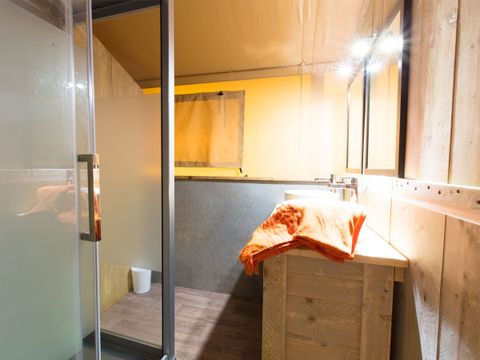 Tente en toile et en bois 8 personnes - ECOLUXE - 3 chambres