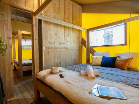 Tente en toile et en bois 8 personnes - ECOLUXE - 3 chambres