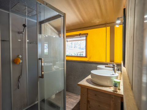 Tente en toile et en bois 8 personnes - ECOLUXE - 3 chambres