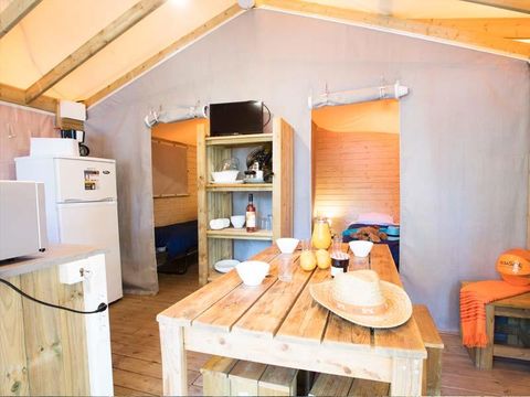 Tente en toile et en bois 5 personnes - CABANE sur pilotis