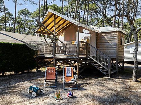Tente en toile et en bois 5 personnes - CABANE sur pilotis
