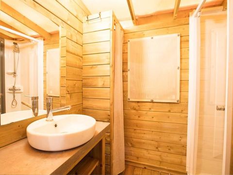 Tente en toile et en bois 5 personnes - CABANE sur pilotis