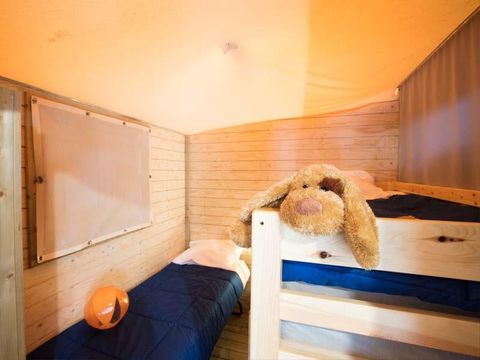 Tente en toile et en bois 5 personnes - CABANE sur pilotis