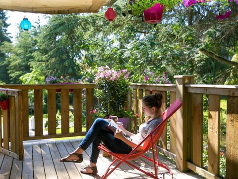 HÉBERGEMENT INSOLITE 3 personnes - La Cabane du Voyage - Cabane sur pilotis 1 chambre - 24m² + terrasse 16m²