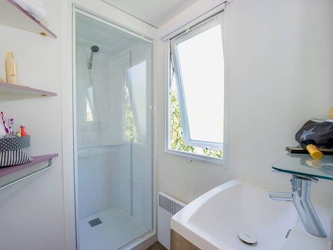 Bungalow 4 personnes - Mobil-home | Comfort | 2 Ch. | 4 Pers. | Terrasse simple | Clim.