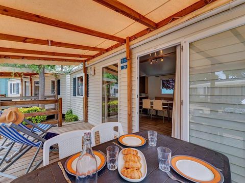 MOBILHOME 6 personnes - Mobil-home | Comfort | 2 Ch. | 4/6 Pers. | Terrasse surélevée MOBILHOME 6 personnes - Mobil-home | Comfort | 2 Ch. | 4/6 Pers. | Terrasse surélevée