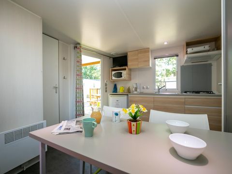 MOBILHOME 4 personnes - MH2 Confort* 27 m² + lit double en 160, avec sanitaires