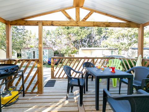 MOBILHOME 6 personnes - MH2 Premium + terrasse 8 m², avec sanitaires