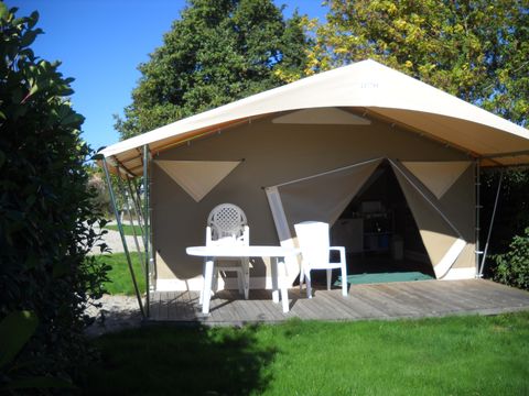 BUNGALOW TOILÉ 5 personnes - (sans sanitaires)