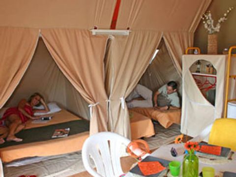 BUNGALOW TOILÉ 5 personnes - (sans sanitaires)