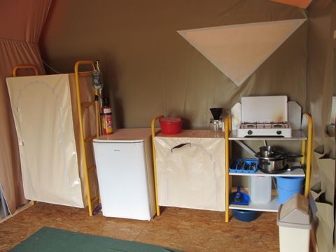 BUNGALOW TOILÉ 5 personnes - (sans sanitaires)