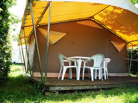 BUNGALOW TOILÉ 5 personnes - (sans sanitaires)