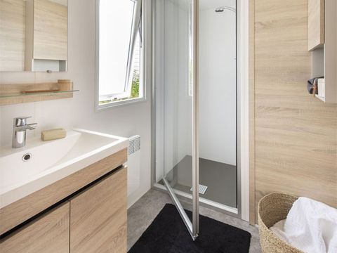 MOBILHOME 6 personnes - Premium 35m² 3 chambres - Terrasse couverte + TV + LV + Plancha 6 pers. 