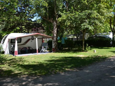 Emplacement - Forfait camping-caravaning