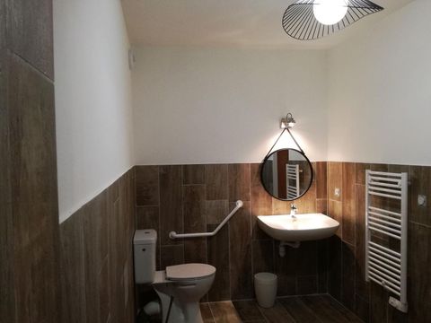 GÎTE 14 personnes - Gîte avec sanitaires