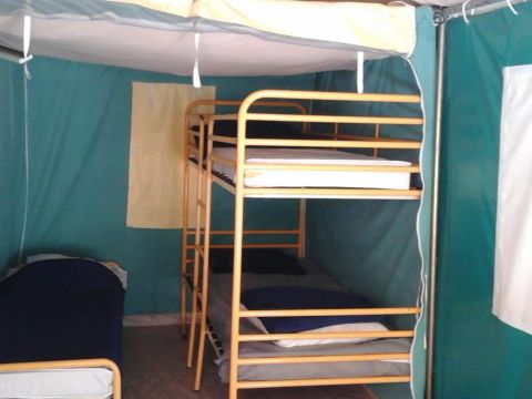 BUNGALOW TOILÉ 5 personnes - sans sanitaires BUNGALOW TOILÉ 5 personnes - sans sanitaires
