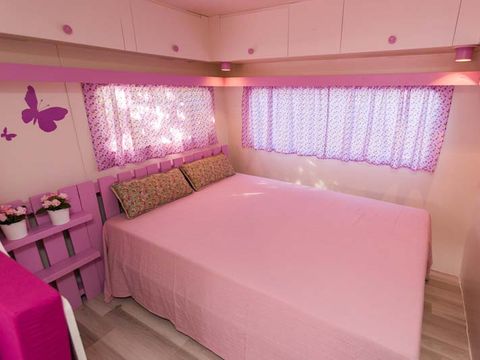 Caravane 6 personnes - 12 ROSE PAPILLON