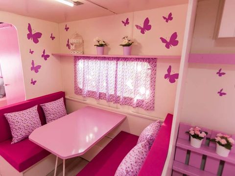 Caravane 6 personnes - 12 ROSE PAPILLON