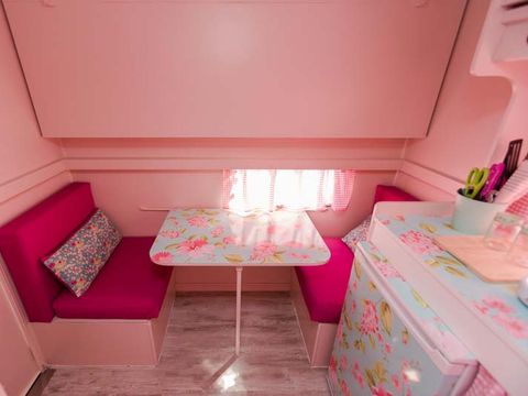 Caravane 2 personnes - 14 HORTENSIA