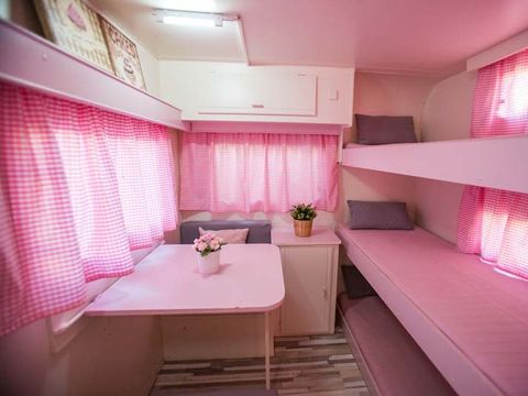 Caravane 5 personnes - 05 BLUSH