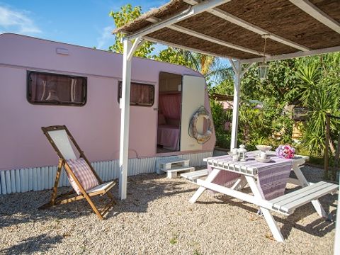 Caravane 5 personnes - 05 BLUSH