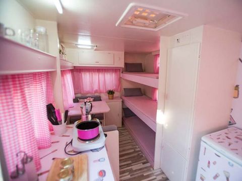 Caravane 5 personnes - 05 BLUSH