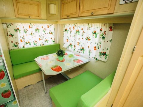 Caravane 4 personnes - 01 POMME