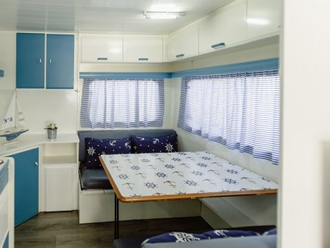 Caravane 4 personnes - 03 ANCLA
