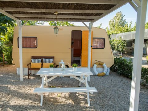 Caravane 4 personnes - 06 ORANGE