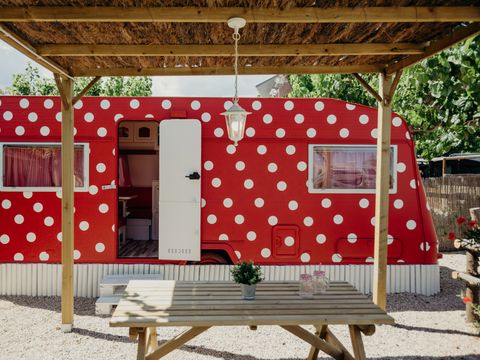 Caravane 4 personnes - 33 COLA