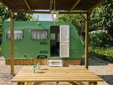 Caravane 4 personnes - 19 TROPICAL