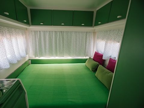 Caravane 4 personnes - 19 TROPICAL