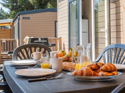 MOBILHOME 6 personnes - Mobil-home | Comfort | 3 Ch. | 6 Pers. | Terrasse surélevée | Clim.