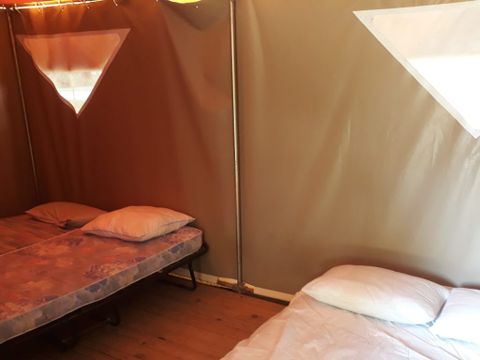 Tente en toile et en bois 4 personnes - Les Muguets - 4 personnes