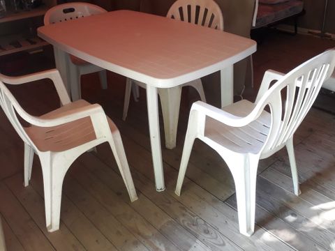 Tente en toile et en bois 4 personnes - Les Muguets - 4 personnes