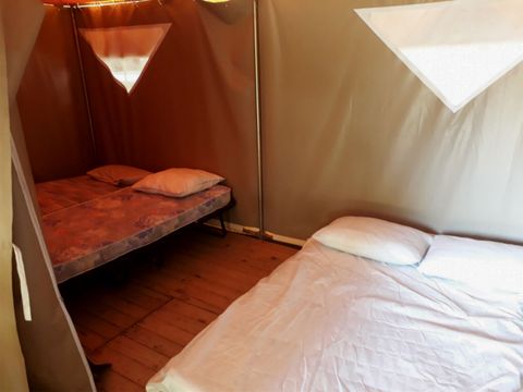 Tente en toile et en bois 4 personnes - Les Muguets - 4 personnes